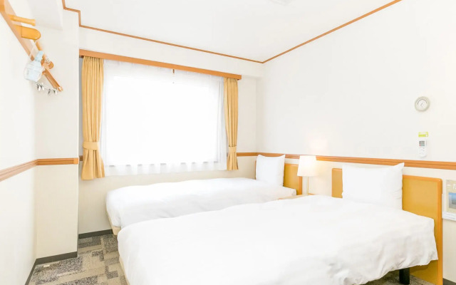 Toyoko Inn Ikebukuro Kitaguchi 1