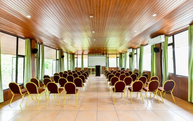 Palette Resort - Grand Ayur Island
