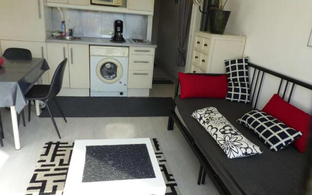 Appartement Le Lavandou, 1 pièce, 4 personnes - FR-1-308-83