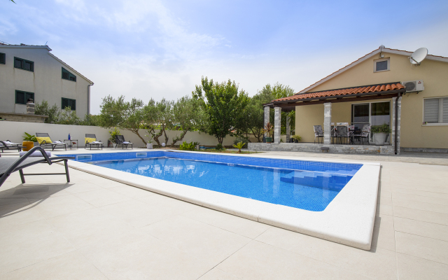 Pool Villa Divna