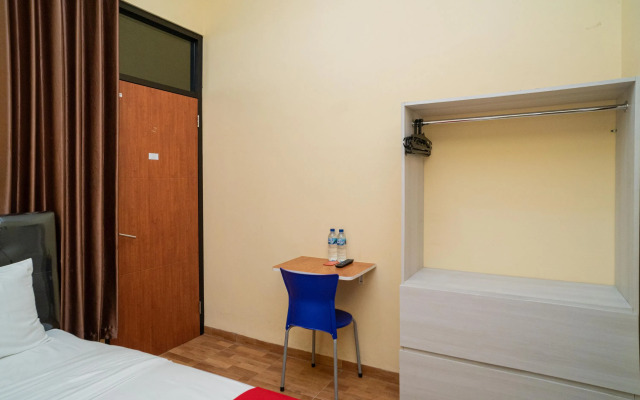 RedDoorz Syariah near Jembatan Merah Plaza