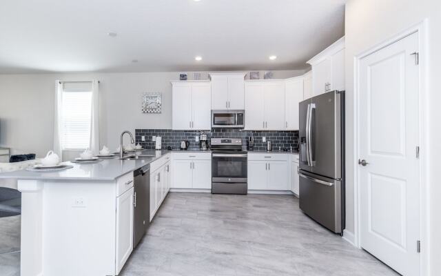 1662 Moonvalley Drive