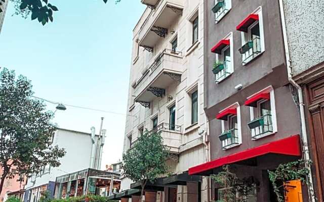 Galata Aristo Suites