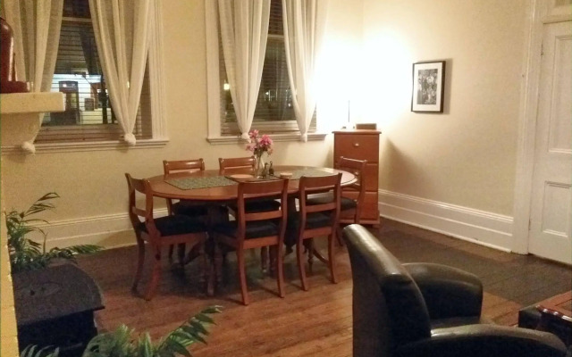 The Bank Guest House Glen Innes