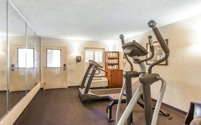 Clarion Inn Cleveland near University