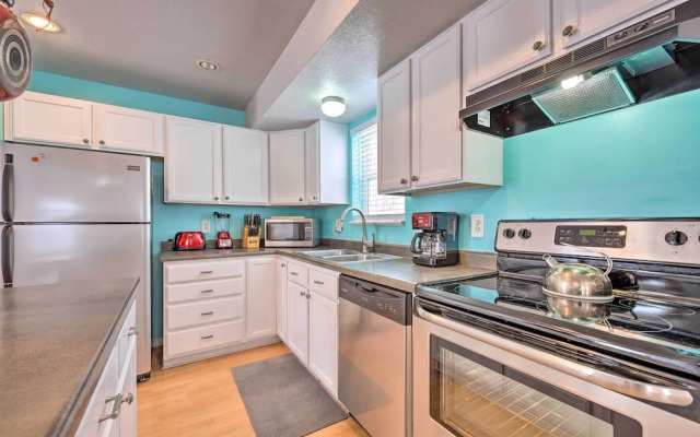 Family-friendly Logan Farmhouse w/ Yard & Near USU