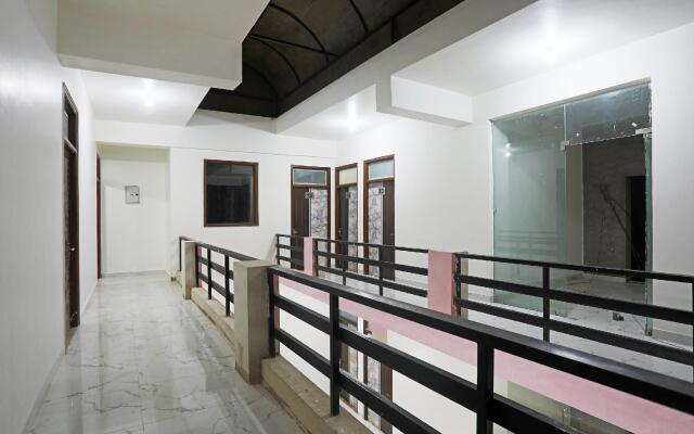 OYO 40002 Hotel The Rejoice