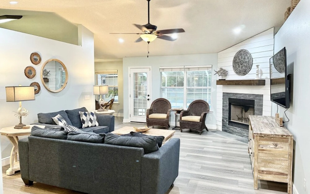 Bayou Breeze 4 Bedroom Home by RedAwning
