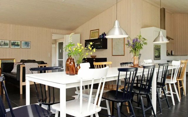 10 Person Holiday Home in Oksbol