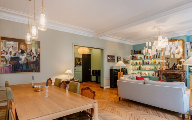 Paris Wagram Design Residence