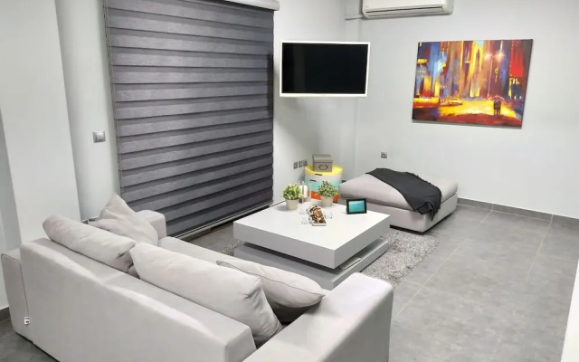 Academys Modern Apartment by Aesthetic & Luxurious