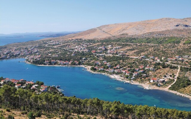 Beautiful Apartment in Grebastica With 2 Bedrooms and Wifi