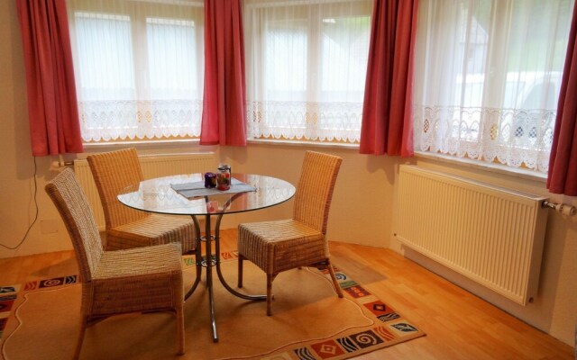 Spacious Cottage Near Ski Area In Pusterwald