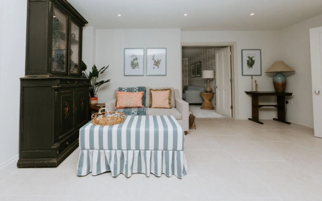 The Dragonfly - Central 2 Bedroom House