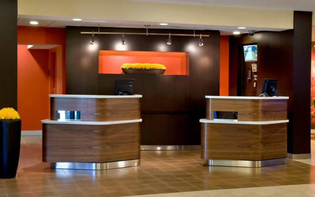 Courtyard by Marriott Lincroft Red Bank