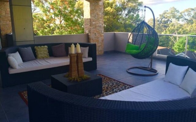 Hollywood Tree House