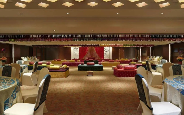 Grand Mercure Vadodara Surya Palace Hotel