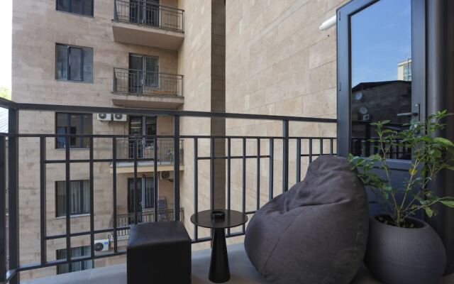Stay Inn  on Buzand Str. 97