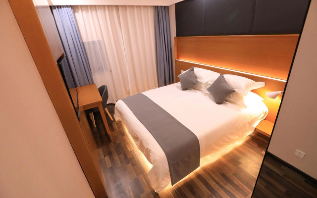 Zsmart Hotel (Shanghai Baoshan Wanda Gongkang Road Subway Station)