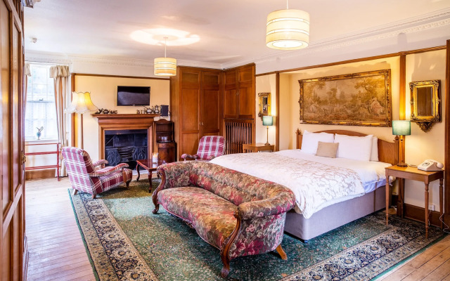 Dalmunzie Castle Hotel