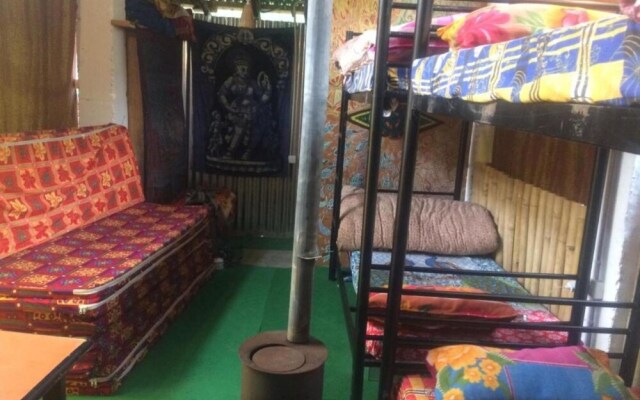Goroomgo The Rama's Manali