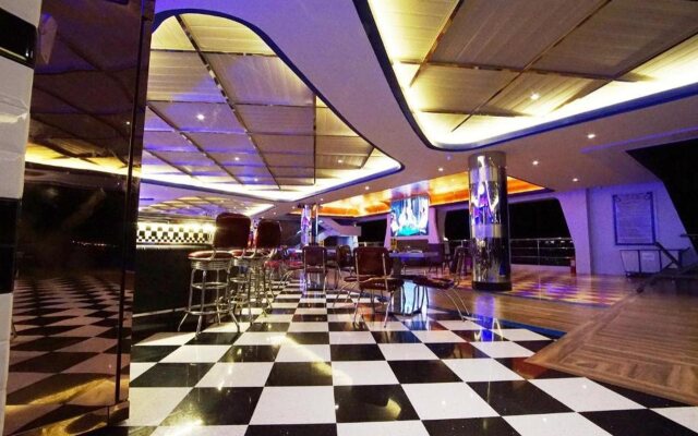 Central Park Reef Resort