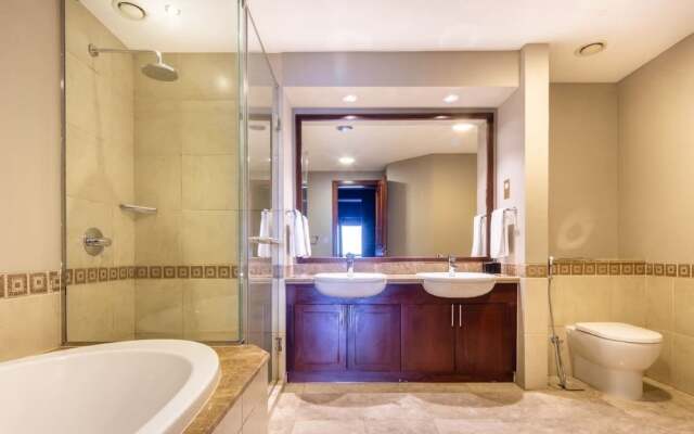 Luxury 2BR Apt Beach Club Full Sea View