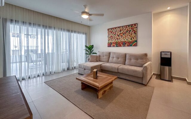 Gorgeous 2 BR Luxury Apartment