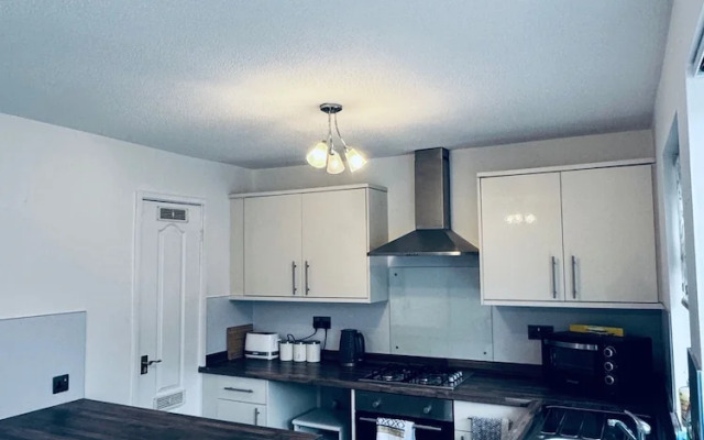 Gateshead Gem - Modern 3 Bedroom House