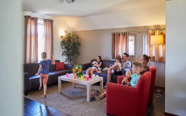 Nice, child-friendly villa with a sauna in Limburg