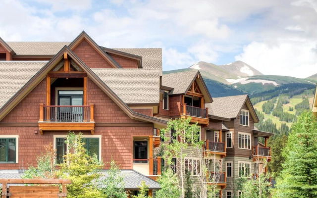 Water House On Main Street #6106