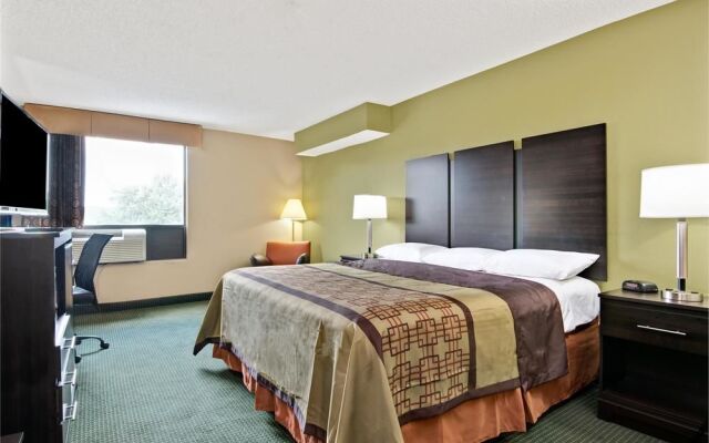 Super 8 Raleigh North East