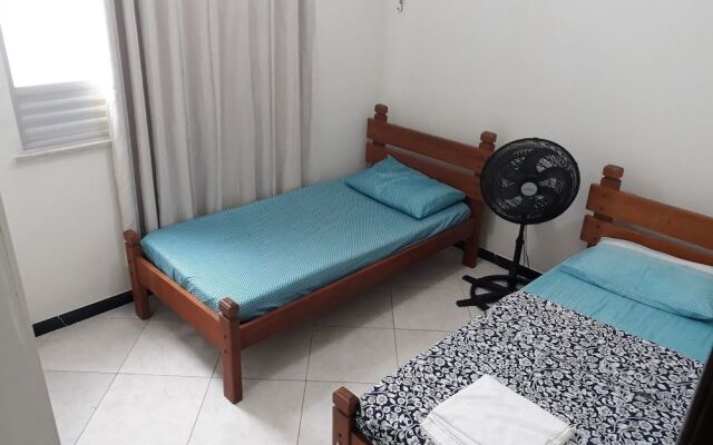 Candeeiro Hostel & Café