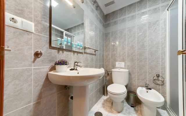 Holidays2Malaga Train Station Area Apartments