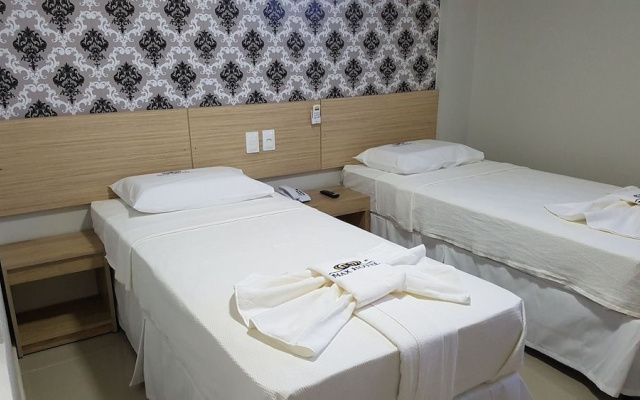 Max Hotel