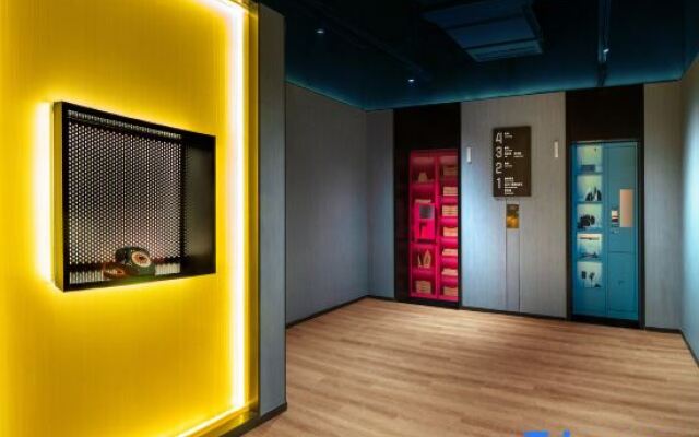 Moxy Ningbo Old Bund