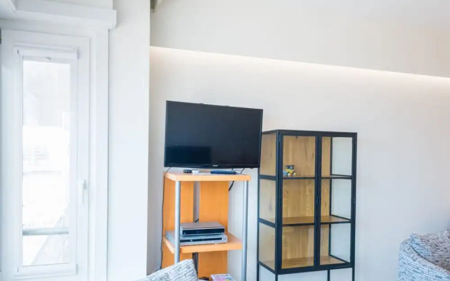 Flat in Center With Sea View