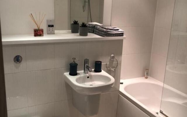 Quayside Apartment in Cardiff Bay