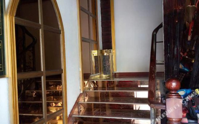 Huayue Hotel (Longhua Dalang)