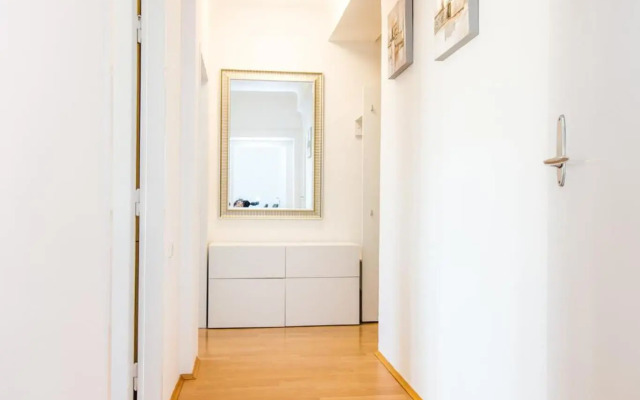 Lovley central Vienna apartment with balcony