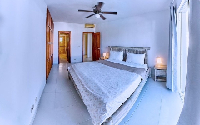Las Terrazas Condo - Los Corales Village