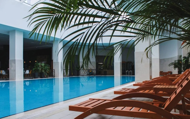 Deluxe Two Bedroom Condo & Pool on 5th Floor