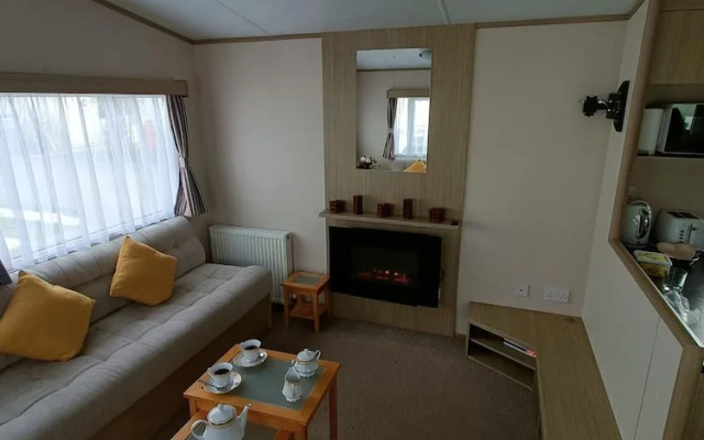 3 Bed, Sleeps 6, Parking