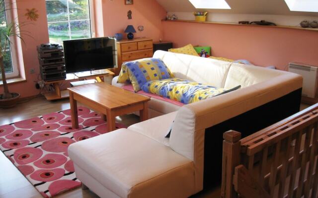 Serene Holiday Home With Private Garden, Whirlpool, Terrace