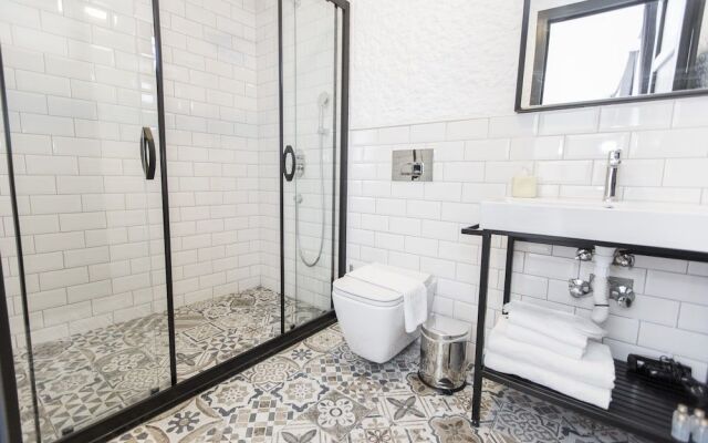 Mastika 1944 Alacati