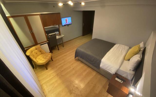 Martin City Hotel