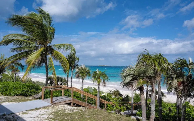 Tranquil Waters: Private Oceanfront Retreat