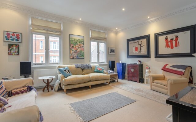 Charming 2 Bedroom Apartment Near Battersea