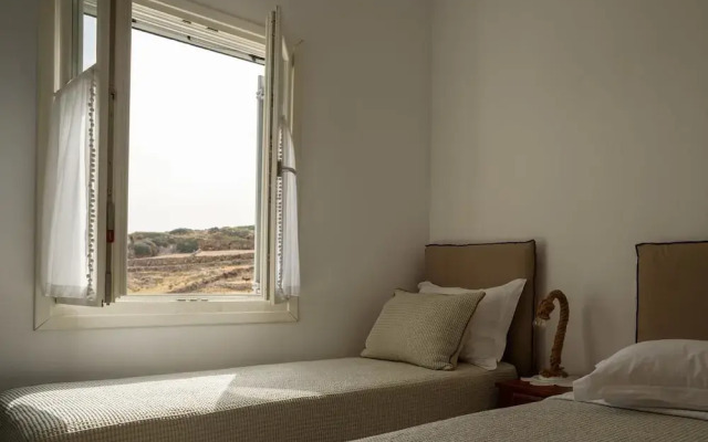 Irene Kimolos Villas