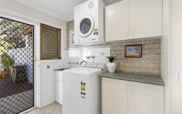 Rocky Point Road, 2/138